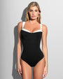 Front view of Peaky - Black/White on model