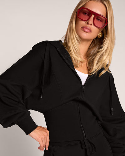 Model in Croissant Fleecey - Black